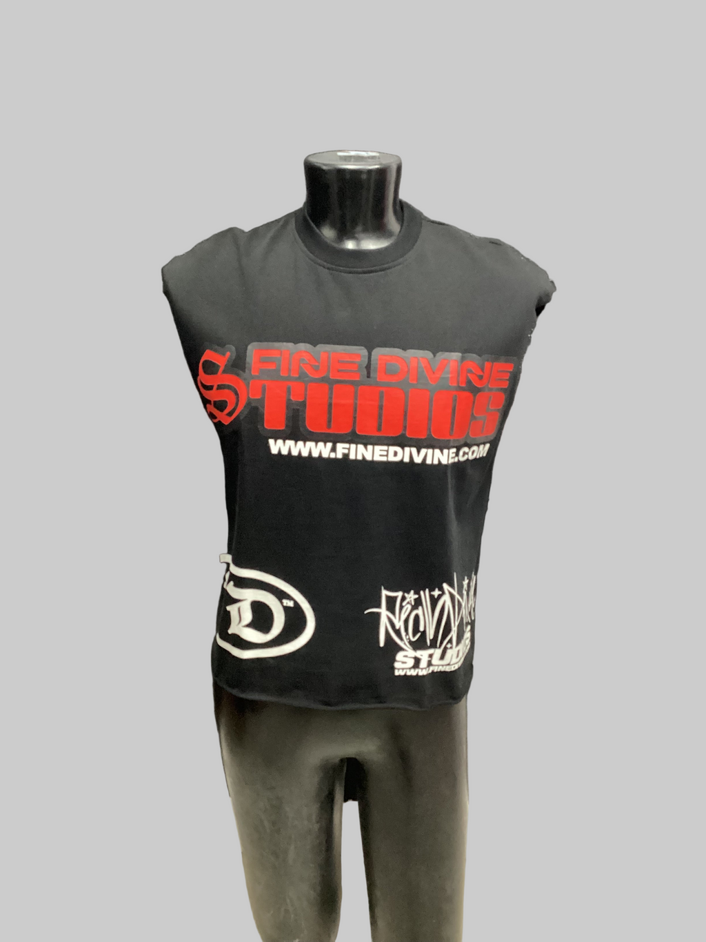 Fine Divine “Sleeveless T-Shirt”